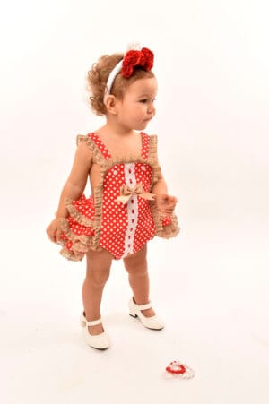 Pelele flamenco para ni&ntilde;a con volantes en color rojo