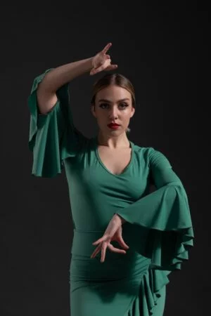 top de flamenca morado manga 3/4 con volantes