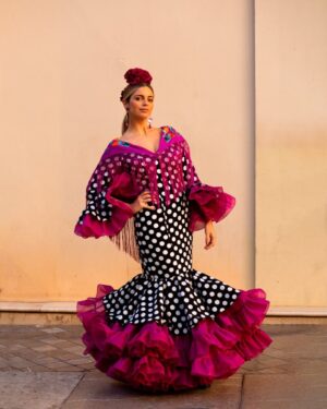 Traje de gitana exclusivo Viva La Feria modelo Palacios negro lunar blanco