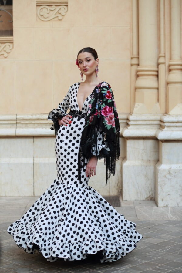 お手頃価格のフラメンコドレス、プリンセススタイル、白地に黒の水玉