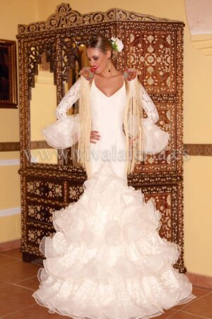 Vestido de flamenca color blanco modelo Brillante de Guadalupe Moda Flamenca 