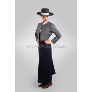 Traje de corto para mujer con cuello Fil a Fil