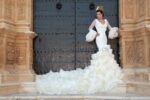Vestido de novia de gitana modelo fragancia con cola de Guadalupe