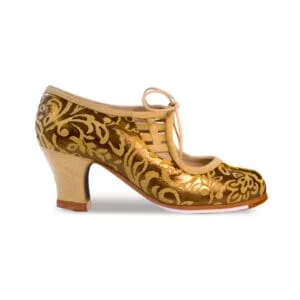 Zapato flamenco modelo Malena de Bego&ntilde;a Cervera