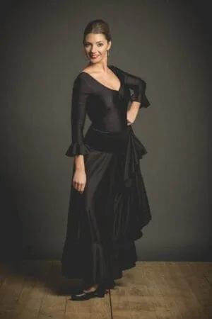 Falda de Baile Infantil Negra modelo Volante