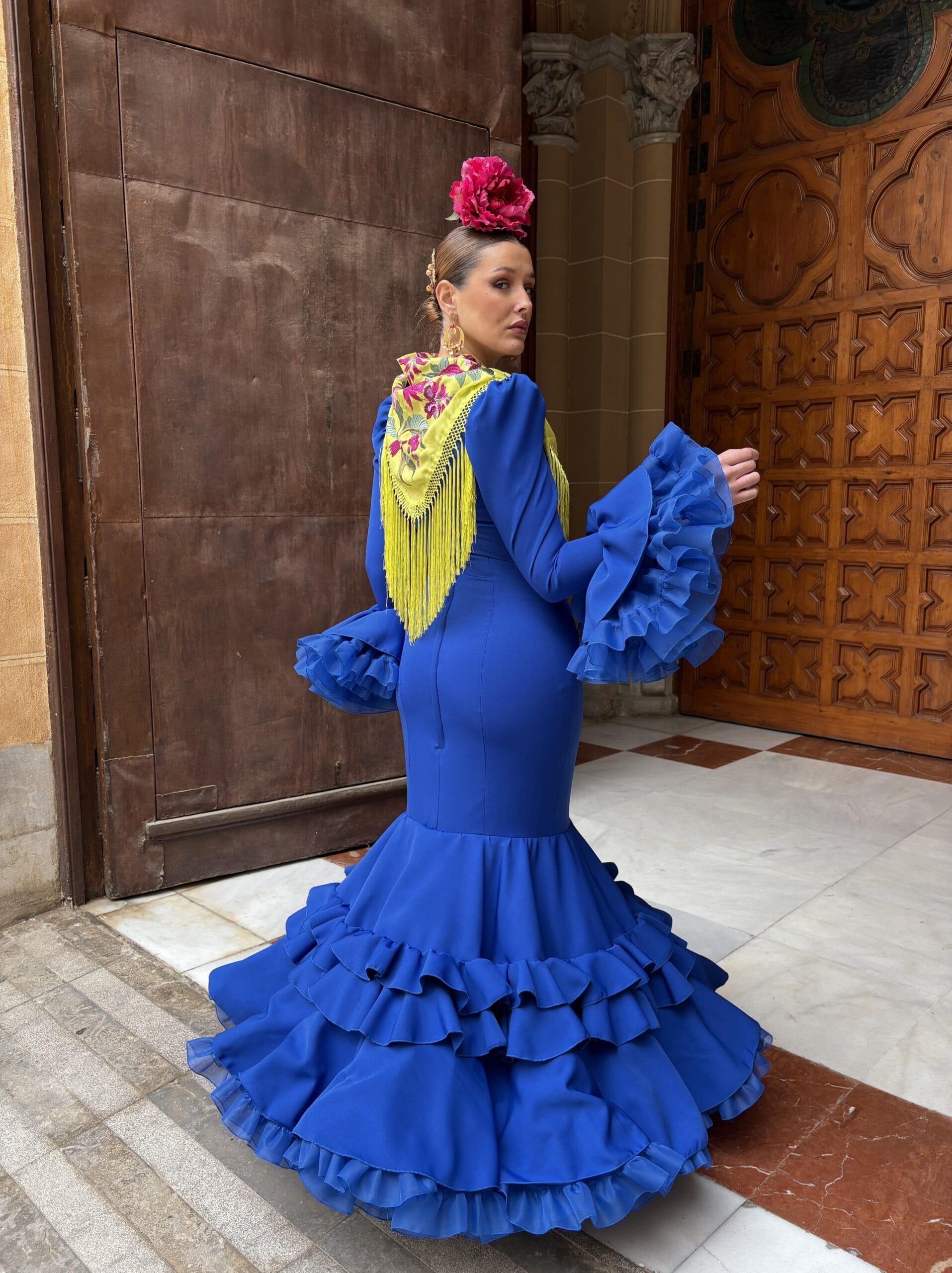 フラメンコドレス 青と白 花柄 フリル付き フラメンコドレス 青と白 花柄 フリル付き フラメンコドレス 青と白 花柄