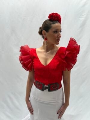 Blusa flamenca roja de encaje con manga a la sisa